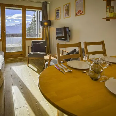 Studio With Exceptional View In - Welkeys